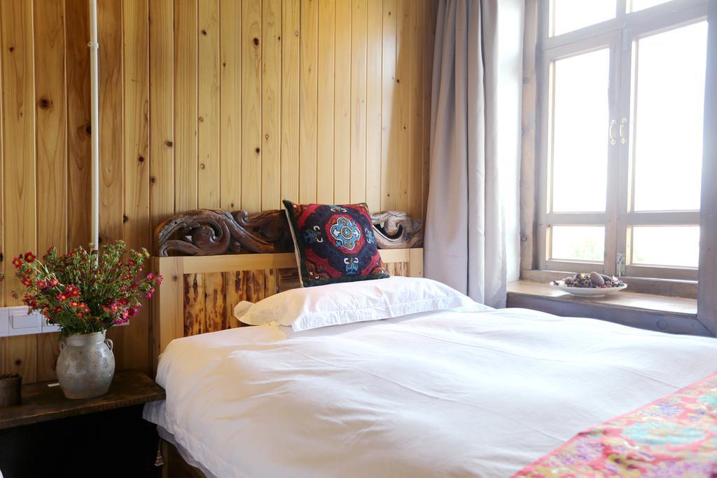 Shangri-La Mid - Mountain Homestay Экстерьер фото