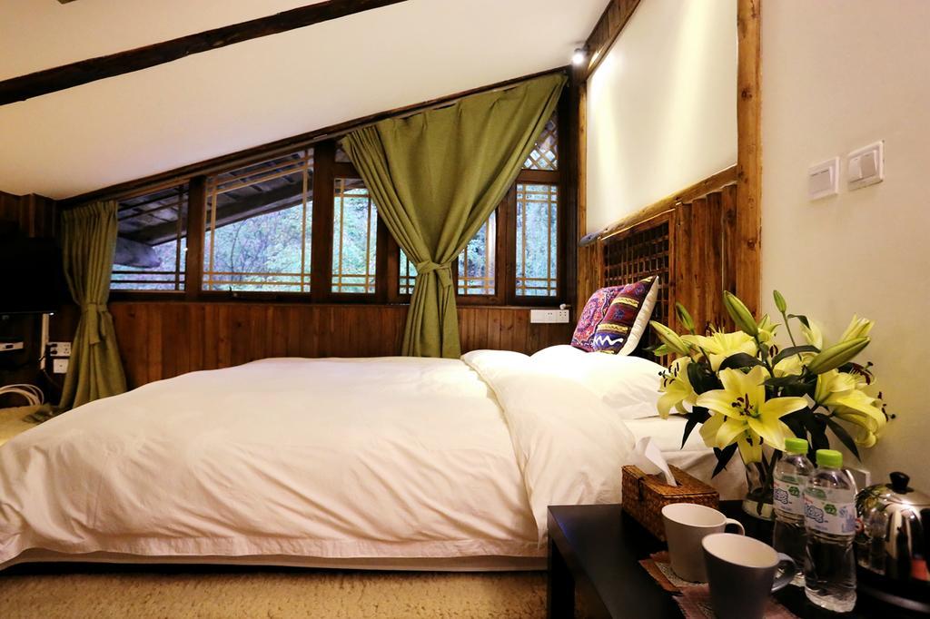 Shangri-La Mid - Mountain Homestay Экстерьер фото